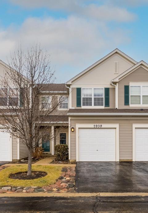 2939 Falling Waters Dr, Lindenhurst, IL 60046 photo 1