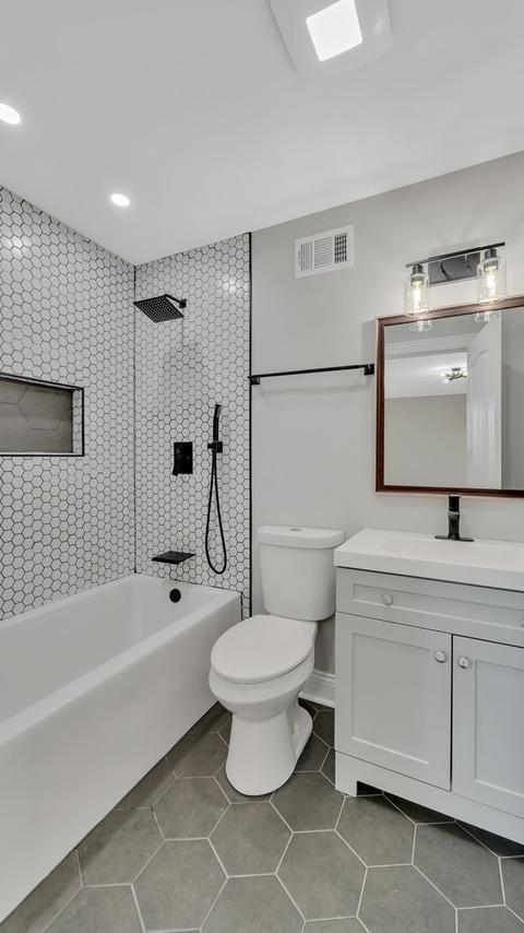 8740 Olympic Dr, Bridgeview, IL 60455 photo 28