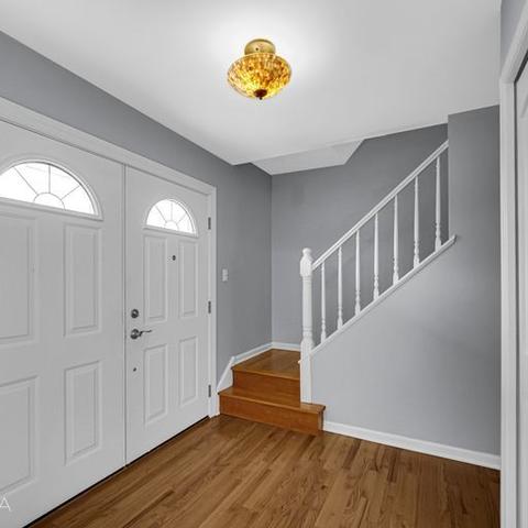 1410 Lake Edge Ct, Hoffman Estates, IL 60192 photo 10
