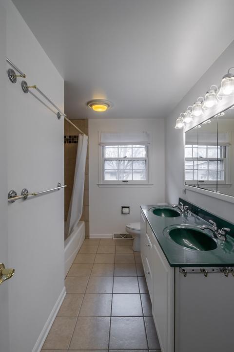 2321 E Beck Rd, Lindenhurst, IL 60046 photo 22