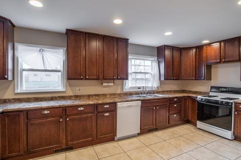 2321 E Beck Rd, Lindenhurst, IL 60046 photo 9