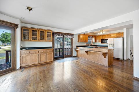 7631 Beloit Ave, Bridgeview, IL 60455 photo 3