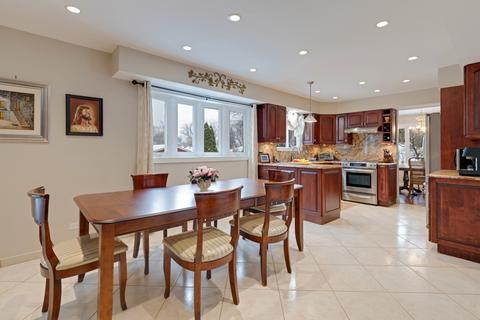 1339 W Meyer Dr, Addison, IL 60101 photo 8