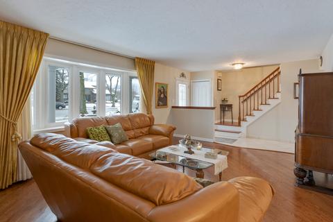 1339 W Meyer Dr, Addison, IL 60101 photo 4
