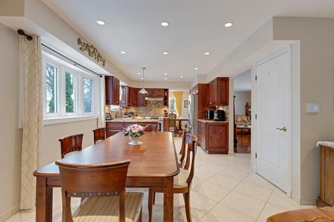 1339 W Meyer Dr, Addison, IL 60101 photo 9