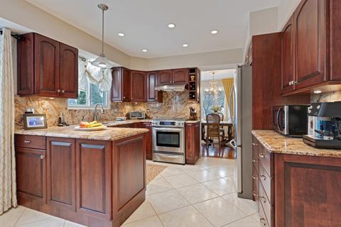 1339 W Meyer Dr, Addison, IL 60101 photo 5