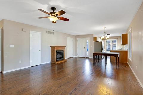 418 E Main St, Monticello, IL 61856 photo 8
