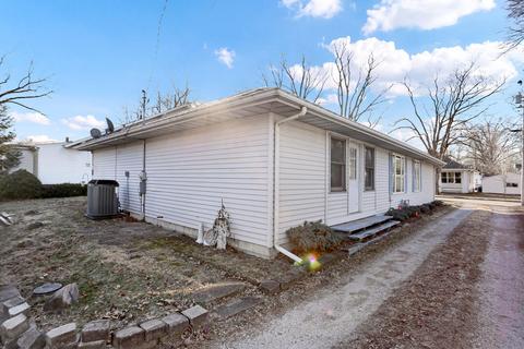 418 E Main St, Monticello, IL 61856 photo 4