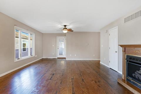 418 E Main St, Monticello, IL 61856 photo 10