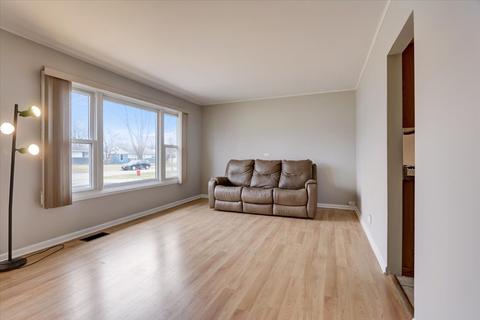 3717 Bluebird Ln, Rolling Meadows, IL 60008 photo 2