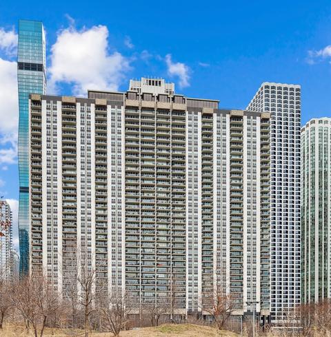 400 E Randolph St #3223, Chicago, IL 60601