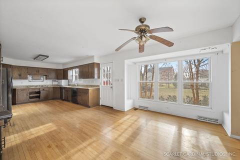 2151 Sheffer Rd, Aurora, IL 60502 photo 4