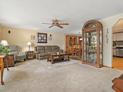 505 N Kent Rd, Mchenry, IL 60050 photo 5