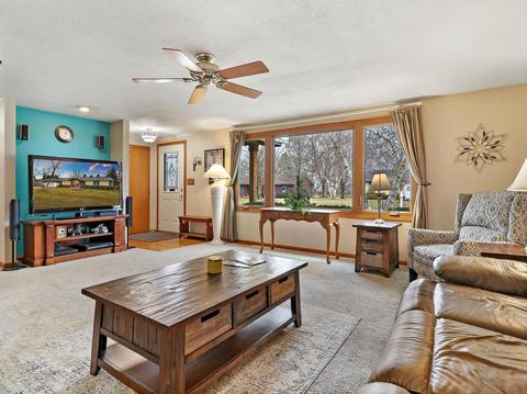 505 N Kent Rd, Mchenry, IL 60050 photo 6