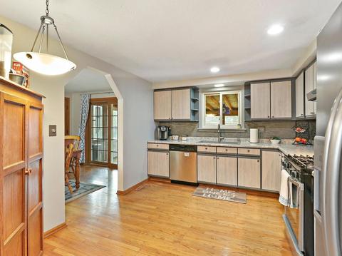 505 N Kent Rd, Mchenry, IL 60050 photo 8