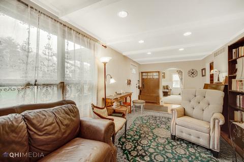 2 S254 Madison St, Wheaton, IL 60189 photo 6
