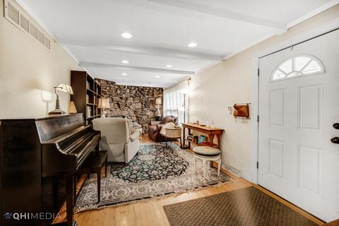 2 S254 Madison St, Wheaton, IL 60189 photo 4