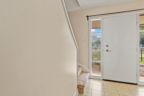 2000 Carleton Rd, Hoffman Estates, IL 60169 photo 4