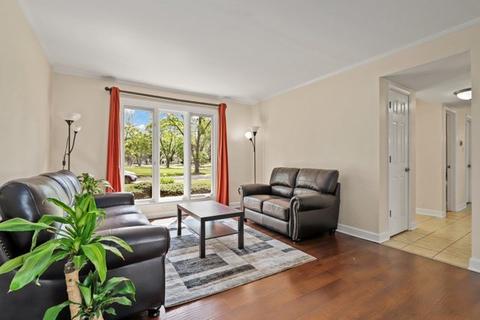 2000 Carleton Rd, Hoffman Estates, IL 60169 photo 5