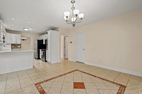 2000 Carleton Rd, Hoffman Estates, IL 60169 photo 16