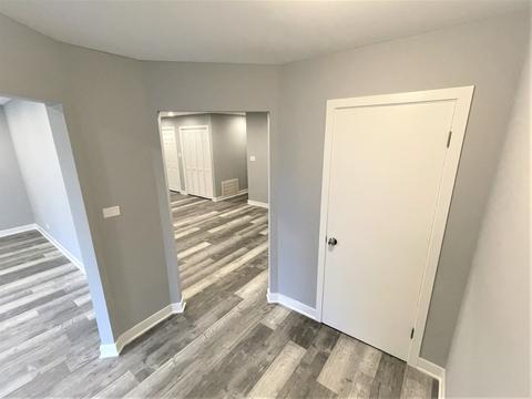 924 Wilshire Dr, Wheeling, IL 60090 photo 2