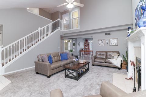 1212 Onyx Ln, Normal, IL 61761 photo 4