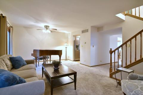 536 Orchards Pass, Bartlett, IL 60103 photo 4
