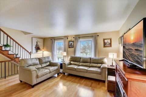 1827 Williamsburg Dr, Hoffman Estates, IL 60169 photo 3