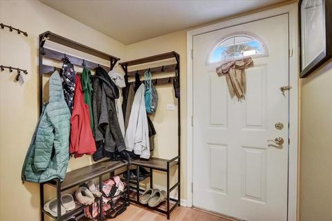 1827 Williamsburg Dr, Hoffman Estates, IL 60169 photo 6