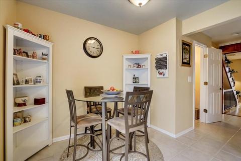 1827 Williamsburg Dr, Hoffman Estates, IL 60169 photo 11