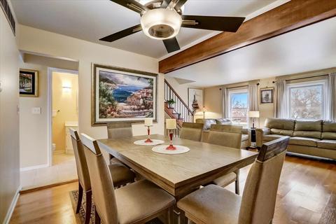 1827 Williamsburg Dr, Hoffman Estates, IL 60169 photo 8