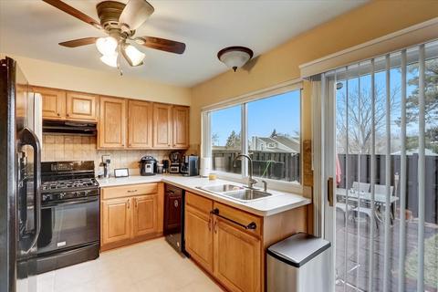 1827 Williamsburg Dr, Hoffman Estates, IL 60169 photo 12