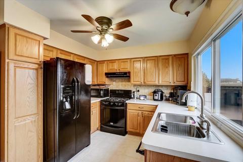 1827 Williamsburg Dr, Hoffman Estates, IL 60169 photo 14