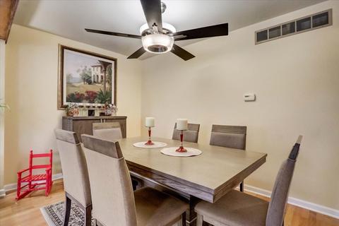1827 Williamsburg Dr, Hoffman Estates, IL 60169 photo 5