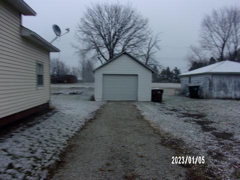 305 N Central St, Danforth, IL 60930 photo 4