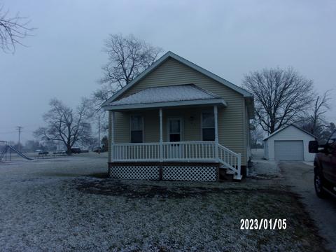 305 N Central St, Danforth, IL 60930 photo 1