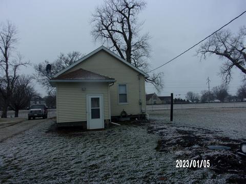 305 N Central St, Danforth, IL 60930 photo 3