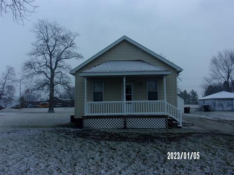 305 N Central St, Danforth, IL 60930 photo 2