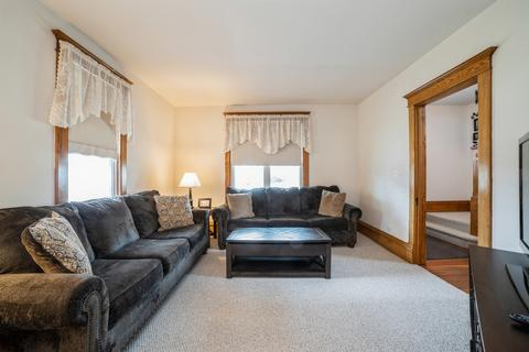 302 E 2nd St, East Dundee, IL 60118 photo 5