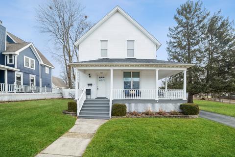 302 E 2nd St, East Dundee, IL 60118 photo 1