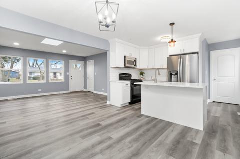15334 Maple Ln, Markham, IL 60428 photo 8