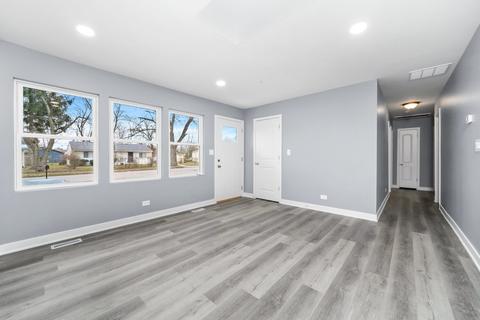 15334 Maple Ln, Markham, IL 60428 photo 4