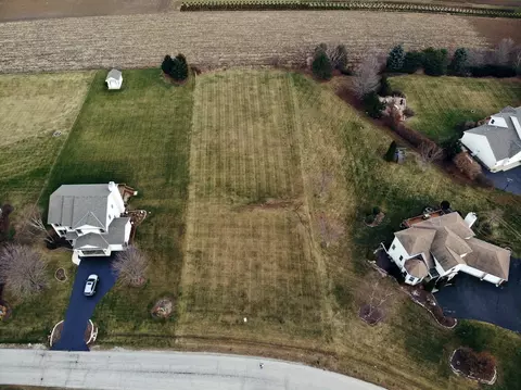 6008 Briarwood Dr, Johnsburg, IL 60051