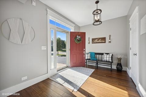 3022 Chalkstone Ave, Elgin, IL 60124 photo 2
