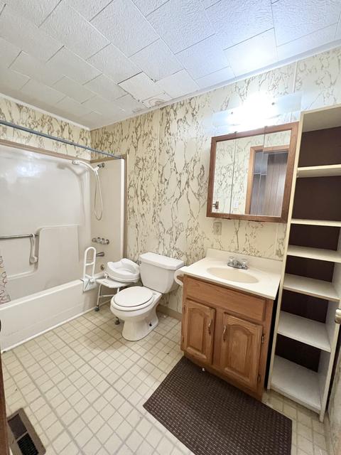 433 E Campbell Ave, Rantoul, IL 61866 photo 9