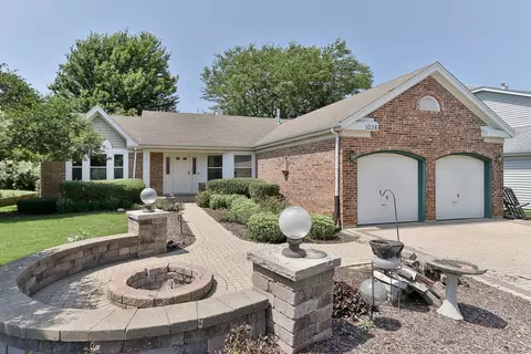 1038 Dartmouth Dr, Bartlett, IL 60103