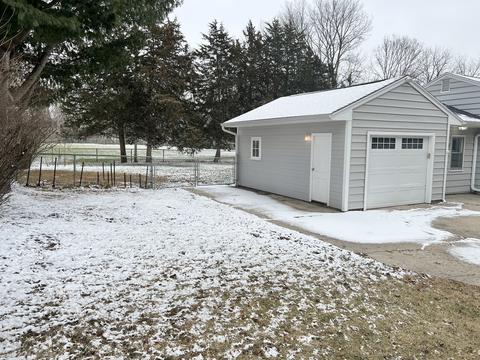 812 Washington Ave, Dixon, IL 61021 photo 2