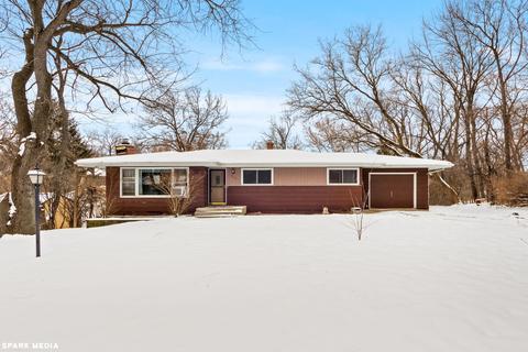 205 Coventry Ave, Spring Grove, IL 60081