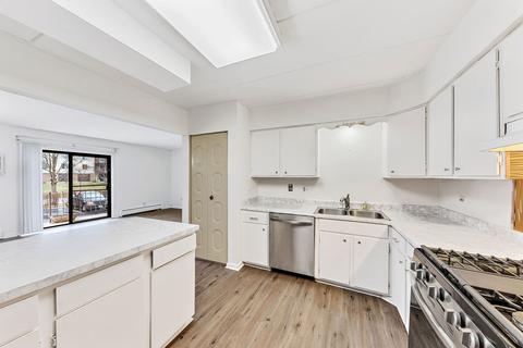 218 E Bailey Rd #E, Naperville, IL 60565 photo 9