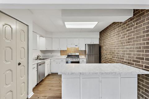 218 E Bailey Rd #E, Naperville, IL 60565 photo 7